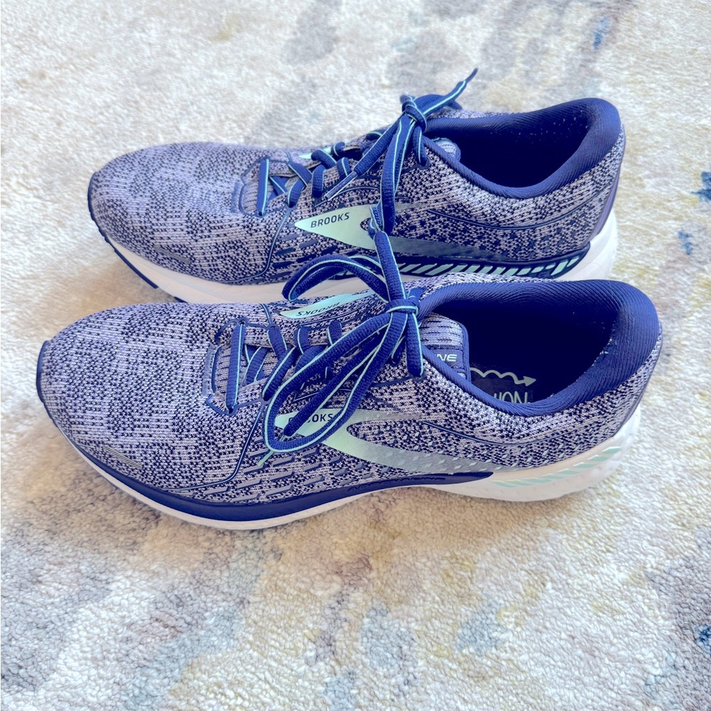 Women’s Brooks Adrenaline 21 Athletic Shoes, Size 10
